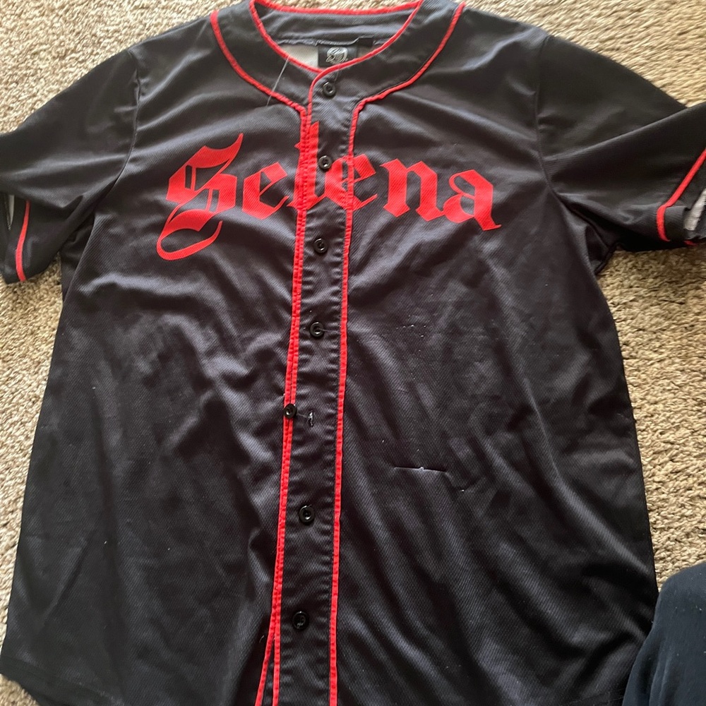 Black and Red Selena Button-Up Shirt